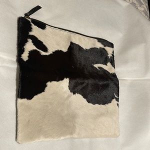 Cow pattern clutch
